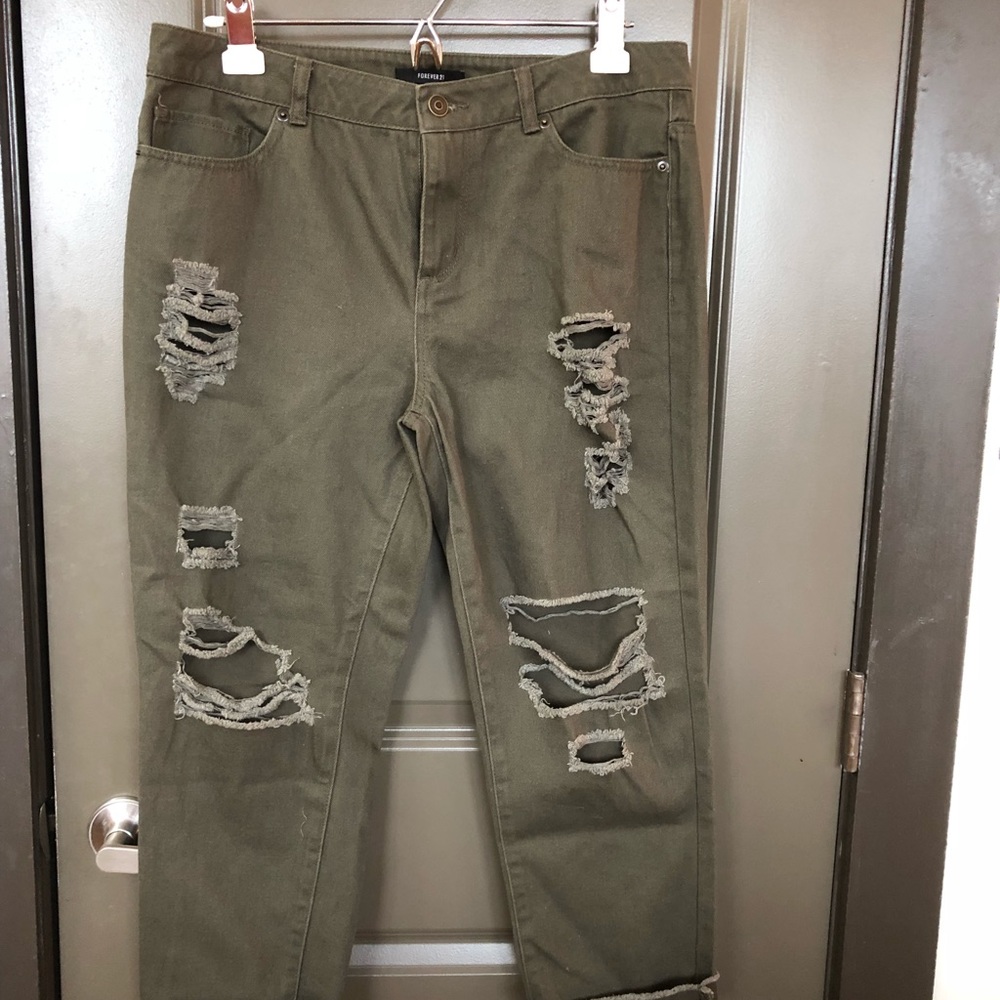 Forever 21 olive green distressed cropped jeans